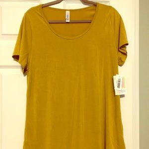 NWT Large Lularoe Classic T